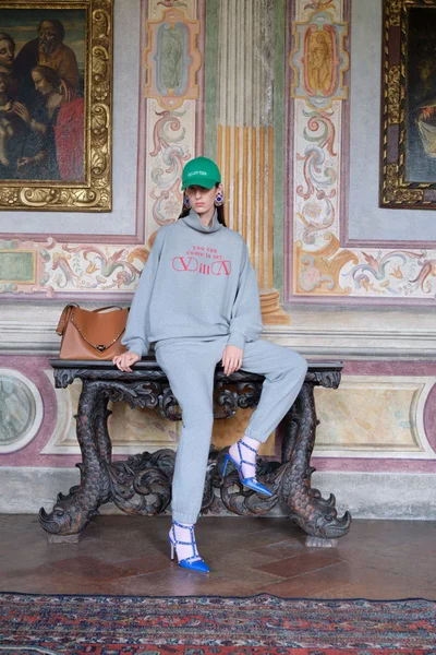 Look 19